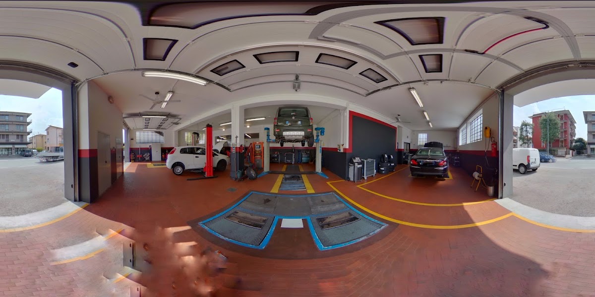 Officina Rosa Di Rosa Ivan attrezzature