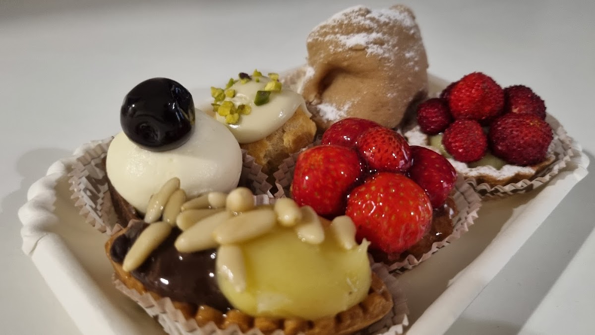 Riparazioni auto Pasticceria Marinari